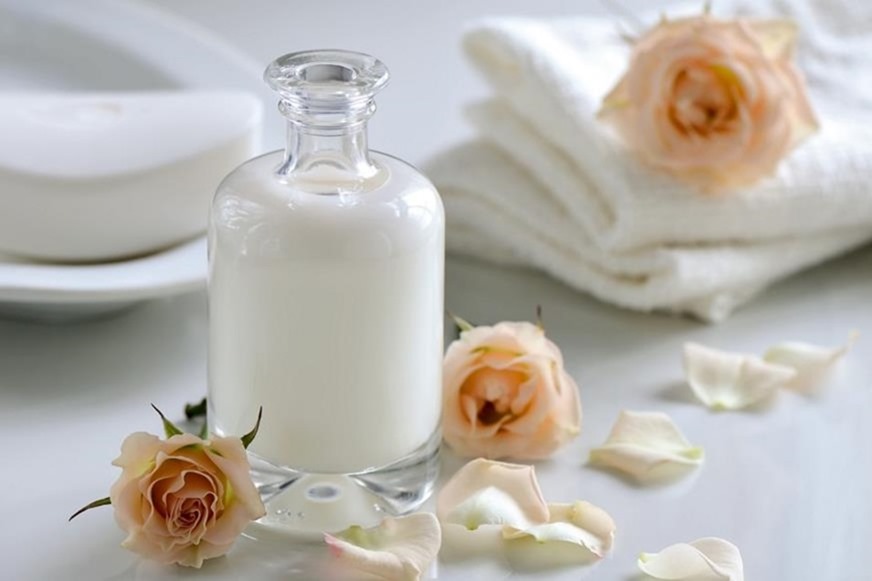 Consejos naturales para una piel suave con leche