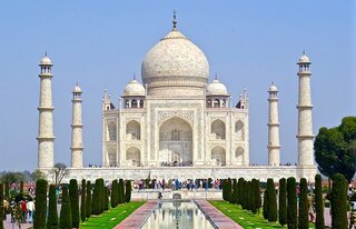 El Taj Mahal, representando el Hinduismo